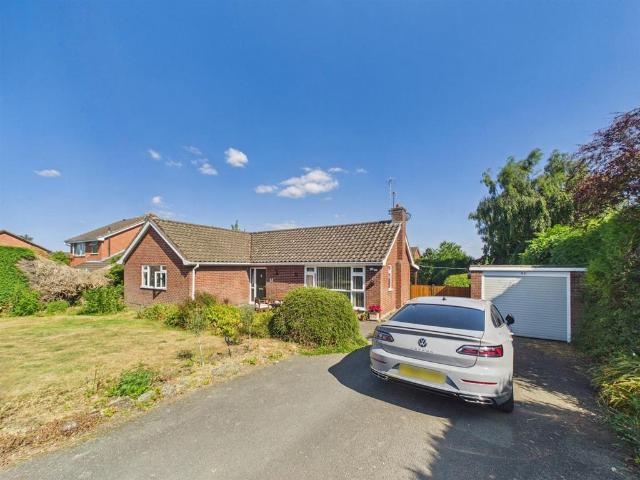 3 bedroom detached bungalow for sale