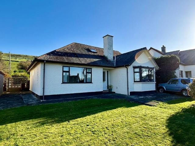 3 bedroom detached bungalow for sale