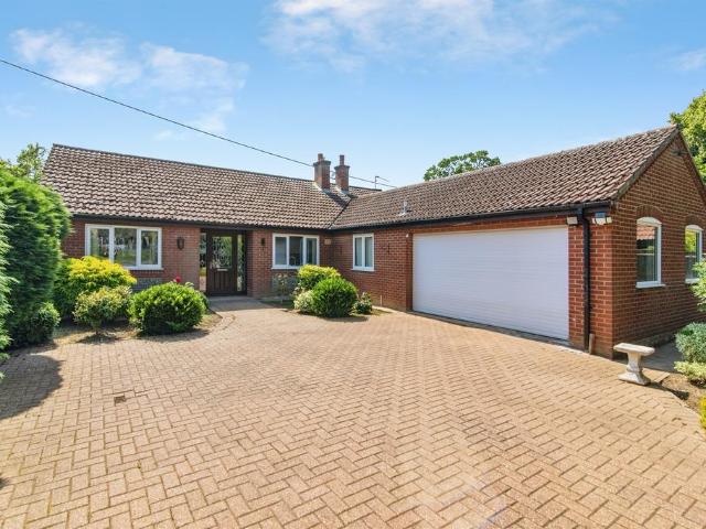 3 bedroom detached bungalow for sale