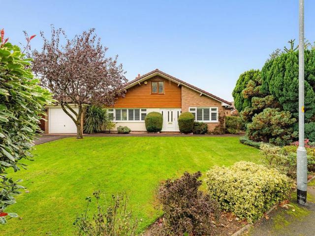 3 bedroom detached bungalow for sale