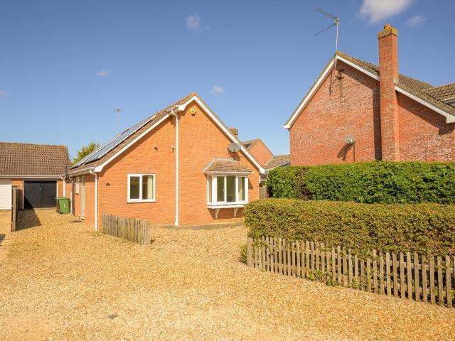 3 bedroom detached bungalow for sale