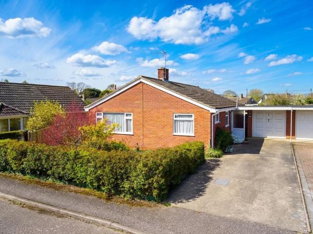 3 bedroom detached bungalow for sale
