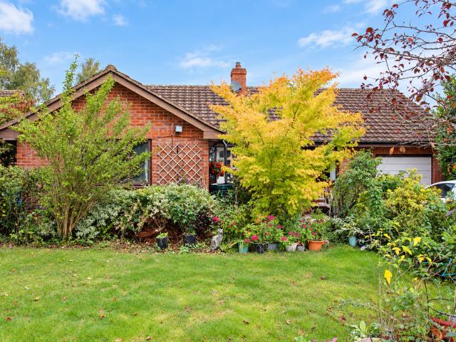 3 bedroom detached bungalow for sale
