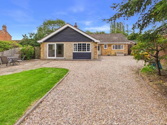 3 bedroom detached bungalow for sale