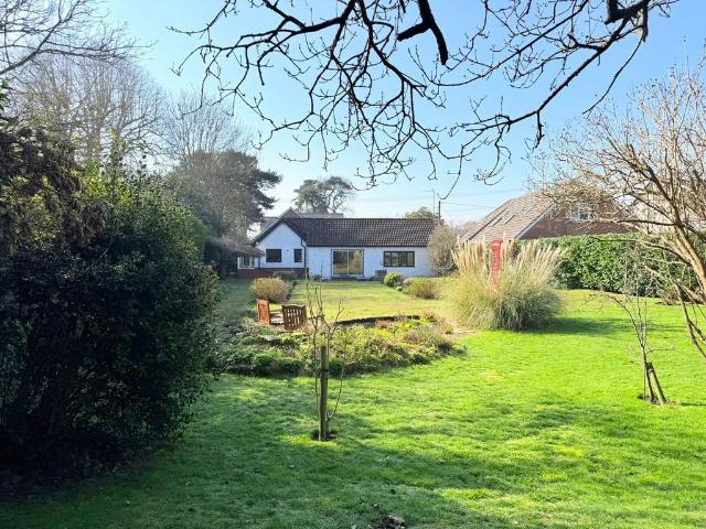 3 bedroom detached bungalow for sale