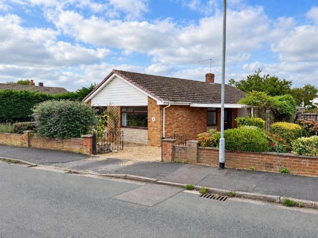 3 bedroom detached bungalow for sale