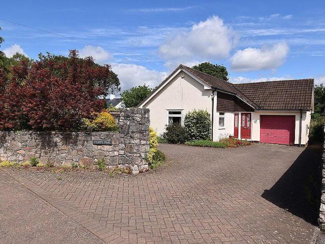 3 bedroom detached bungalow for sale