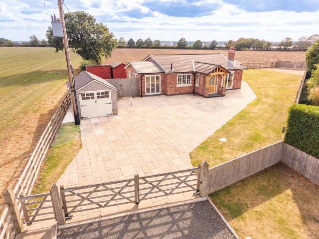 3 bedroom detached bungalow for sale