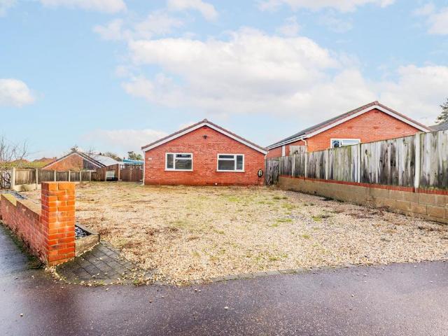 3 bedroom detached bungalow for sale