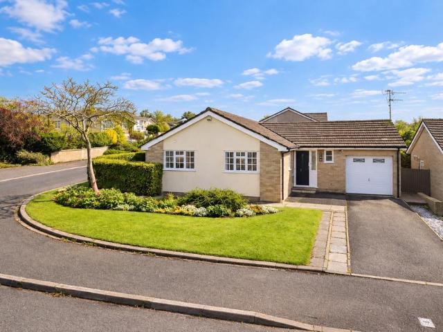 3 bedroom detached bungalow for sale