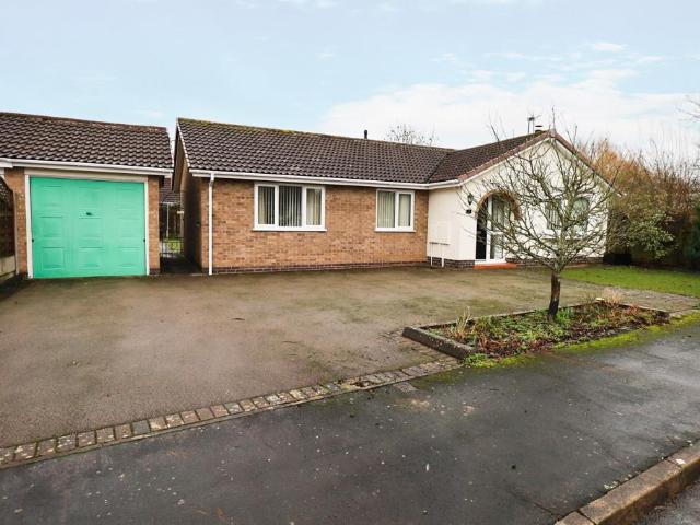 3 bedroom detached bungalow for sale