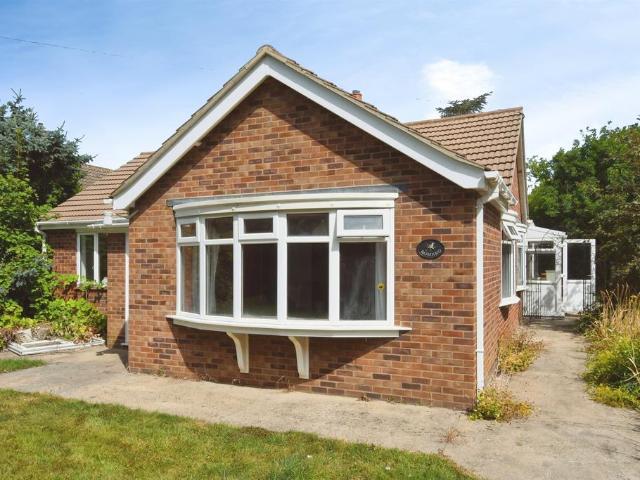 3 bedroom detached bungalow for sale