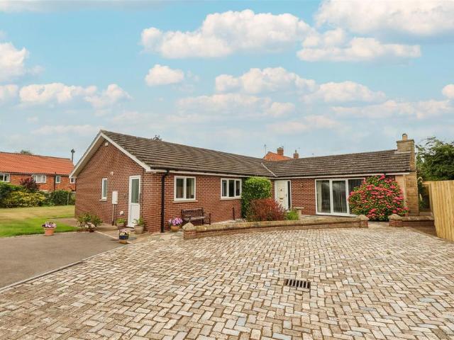 3 bedroom detached bungalow for sale