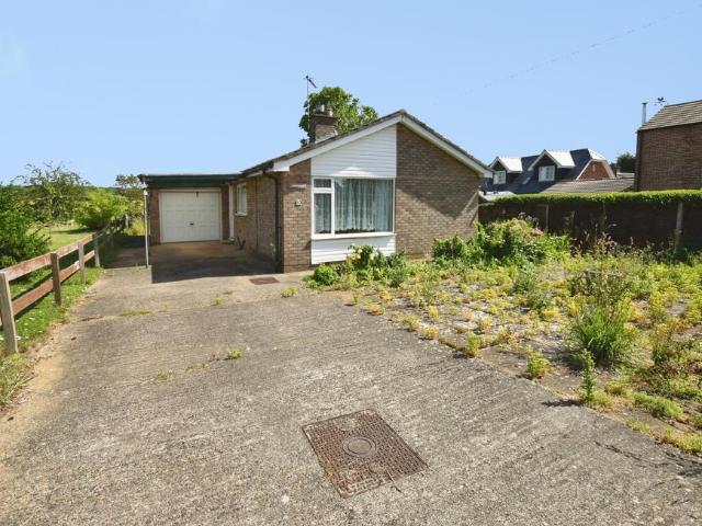 3 bedroom detached bungalow for sale