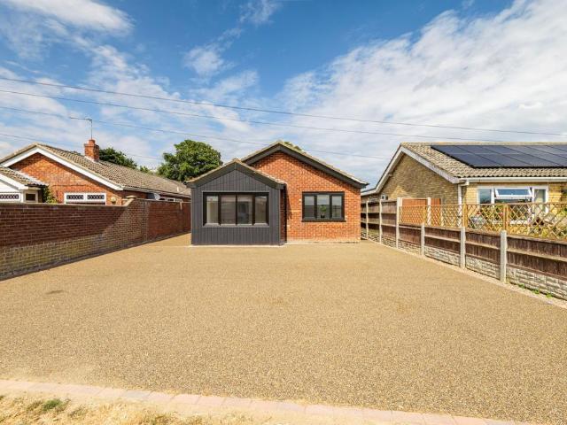 3 bedroom detached bungalow for sale