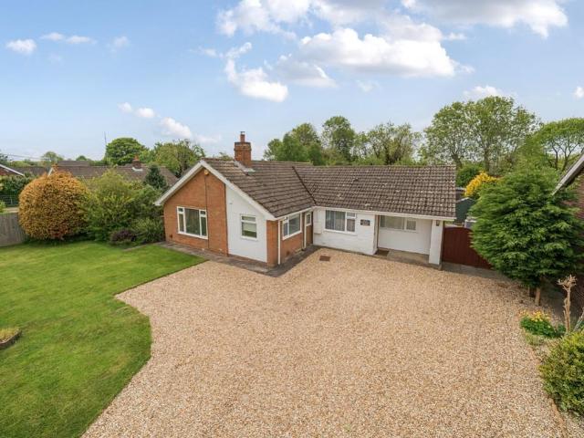 3 bedroom detached bungalow for sale