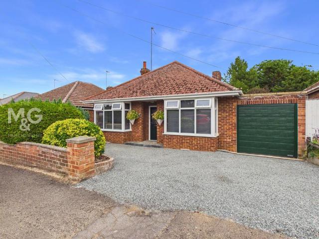 3 bedroom detached bungalow for sale