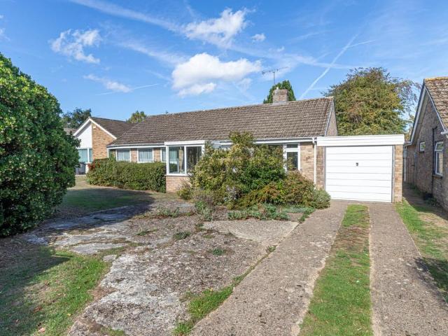 3 bedroom detached bungalow for sale