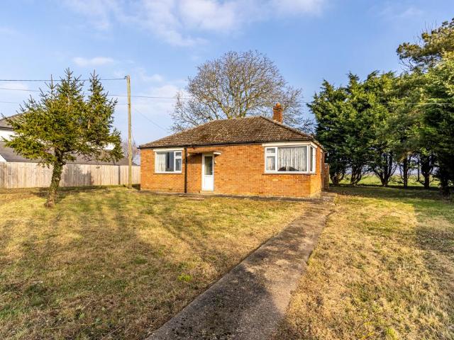3 bedroom detached bungalow for sale