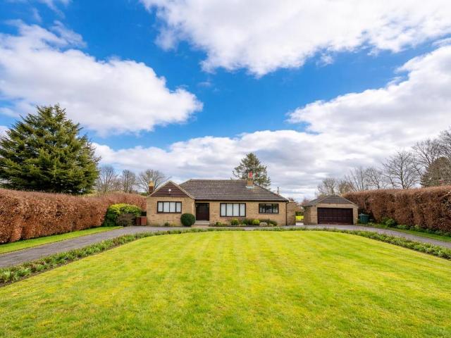 3 bedroom detached bungalow for sale