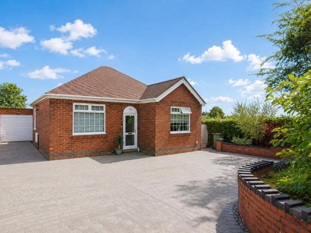 3 bedroom detached bungalow for sale