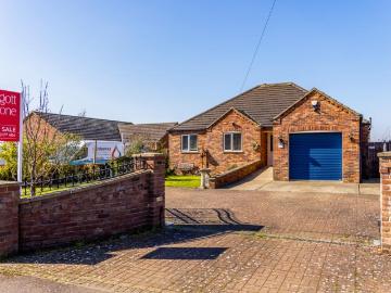 3 bedroom detached bungalow for sale