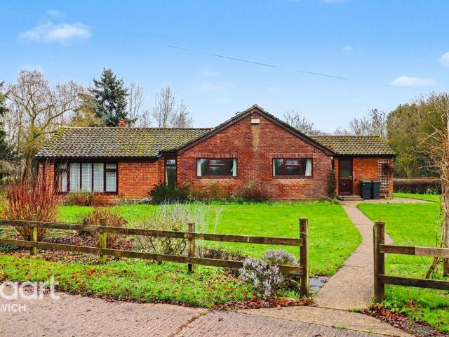 3 bedroom detached bungalow for sale