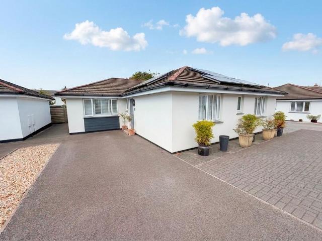 3 bedroom detached bungalow for sale