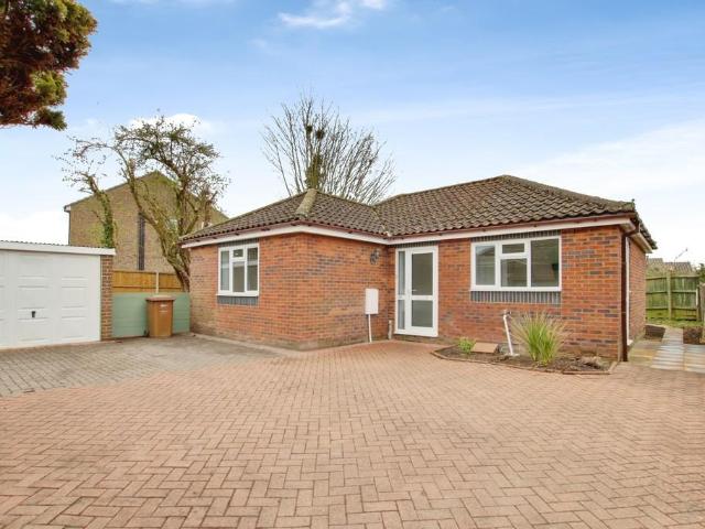 3 bedroom detached bungalow for sale