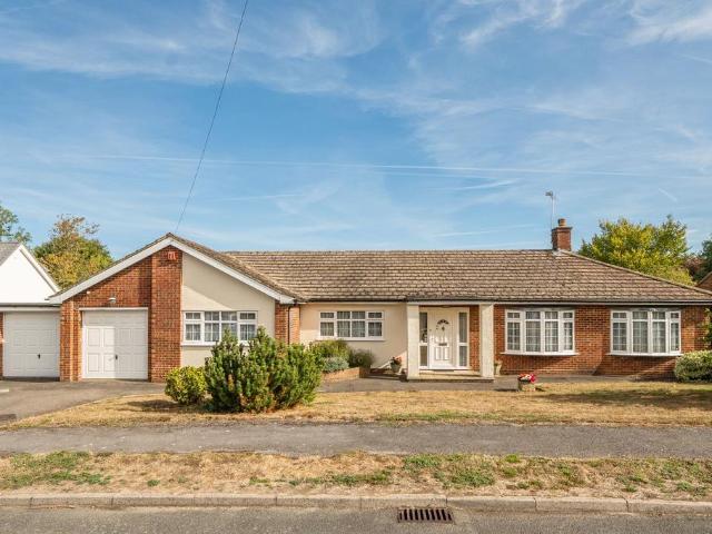 3 bedroom detached bungalow for sale