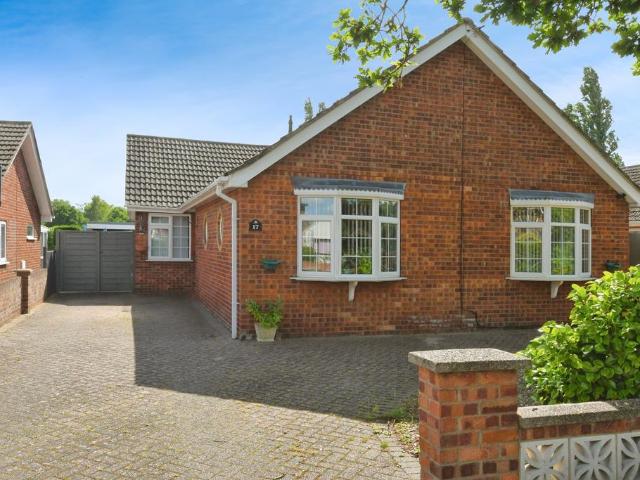 3 bedroom detached bungalow for sale