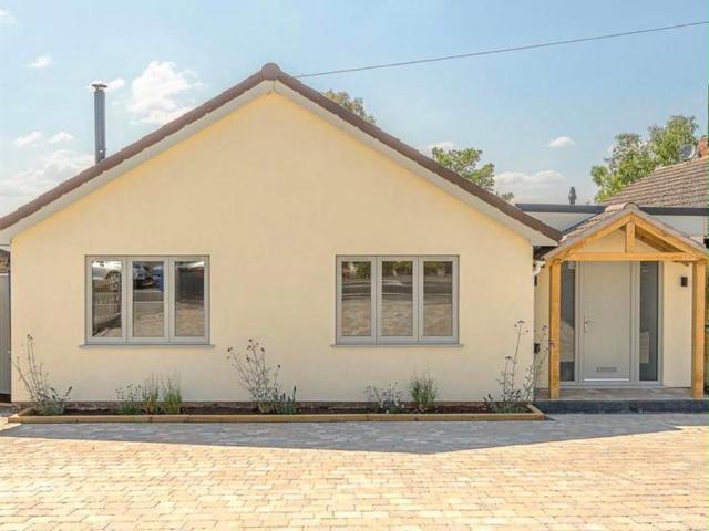3 bedroom detached bungalow for sale