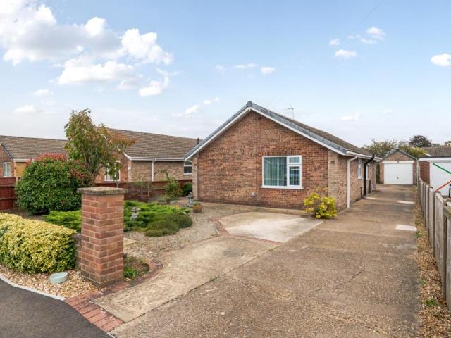3 bedroom detached bungalow for sale