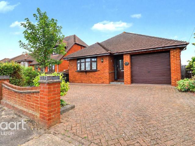 3 bedroom detached bungalow for sale