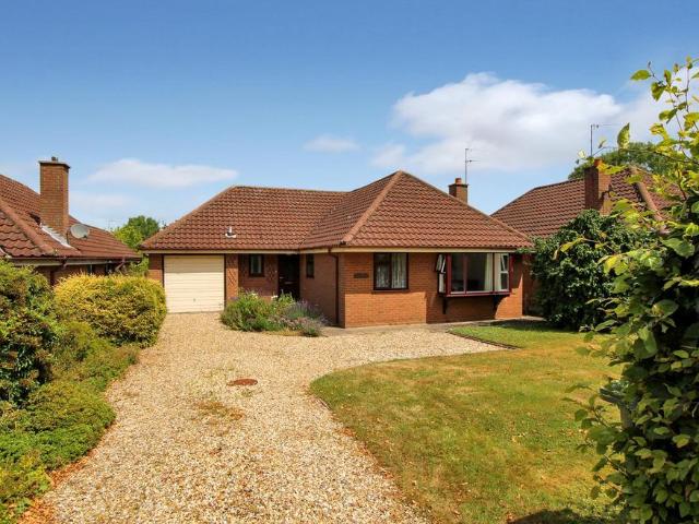 3 bedroom detached bungalow for sale