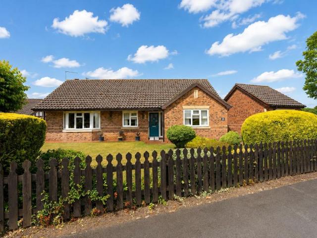 3 bedroom detached bungalow for sale