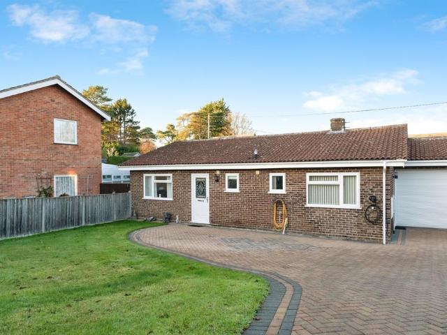 3 bedroom detached bungalow for sale