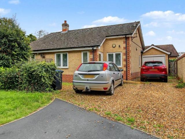 3 bedroom detached bungalow for sale