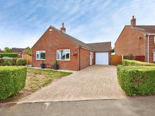 3 bedroom detached bungalow for sale