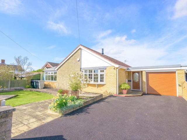 3 bedroom detached bungalow for sale