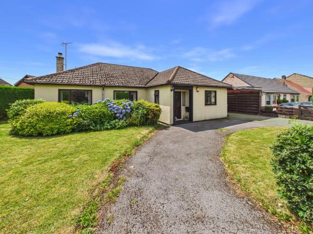 3 bedroom detached bungalow for sale