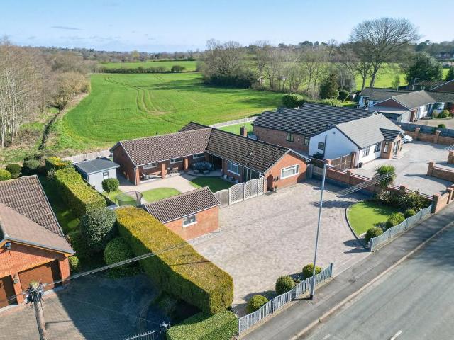 3 bedroom detached bungalow for sale