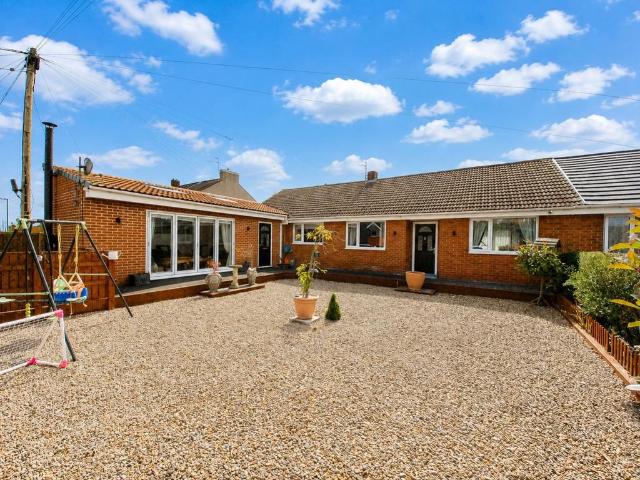 3 bedroom detached bungalow for sale
