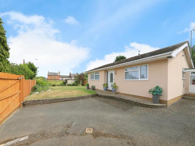 3 bedroom detached bungalow for sale