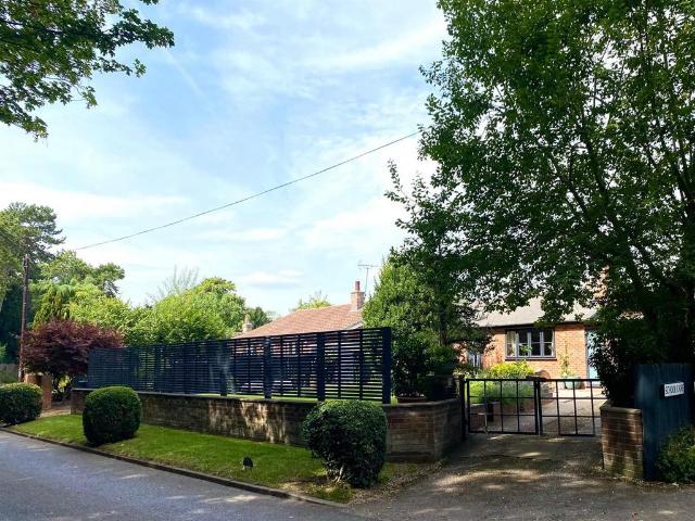 3 bedroom detached bungalow for sale