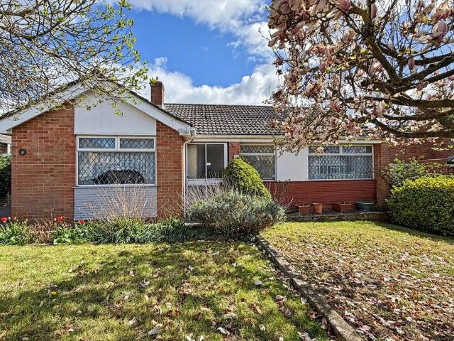 3 bedroom detached bungalow for sale