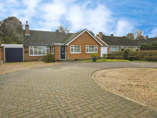 3 bedroom detached bungalow for sale
