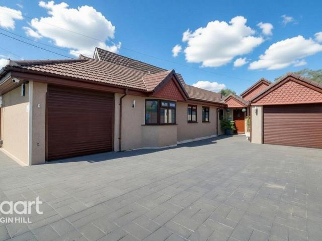 3 bedroom detached bungalow for sale