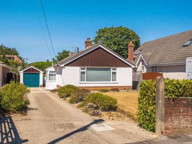 3 bedroom detached bungalow for sale
