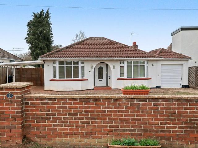 3 bedroom detached bungalow for sale